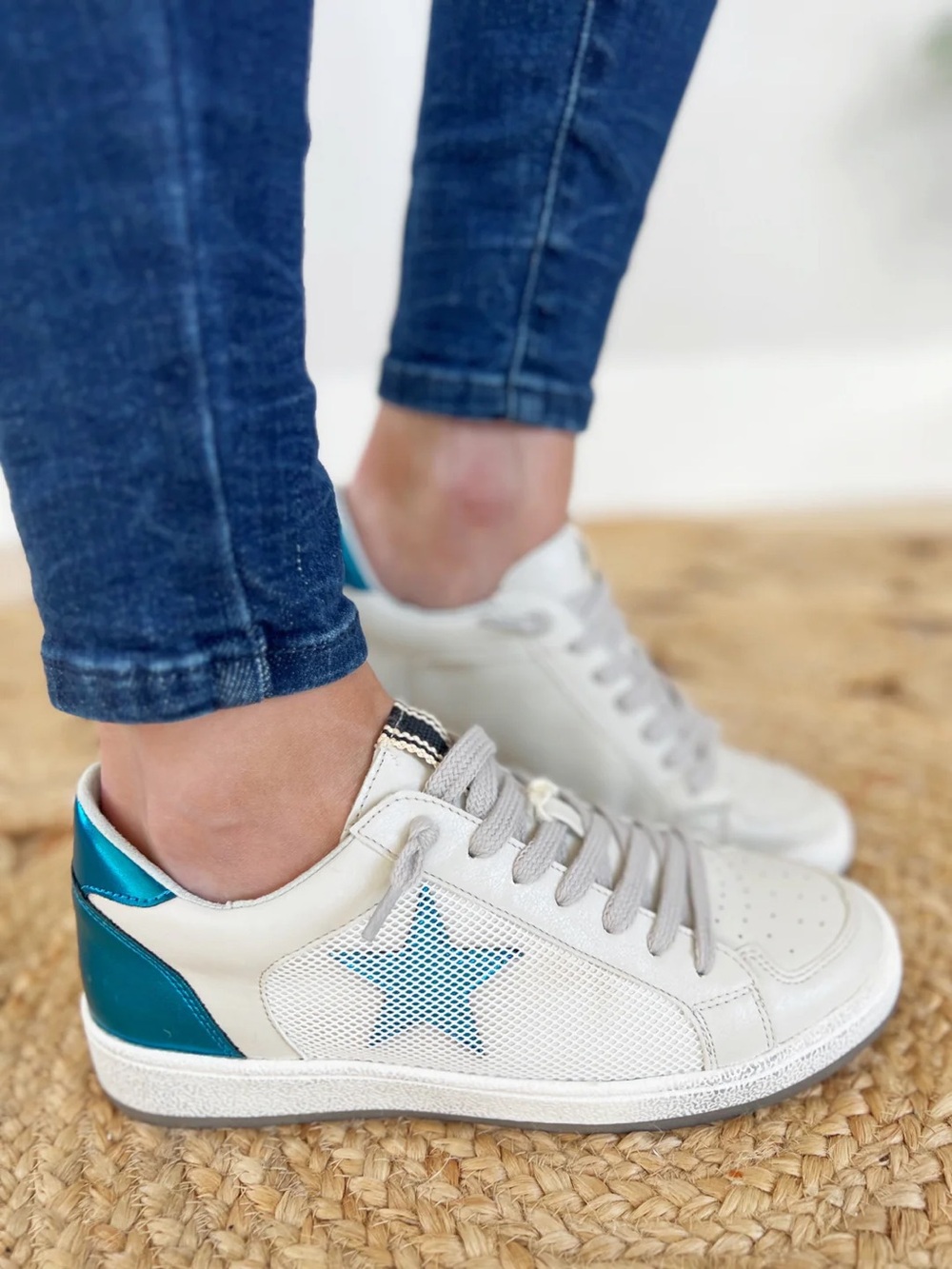 NIB ShuShop Regina Paz Low-Top Sneaker in Teal Size 9 + extra laces